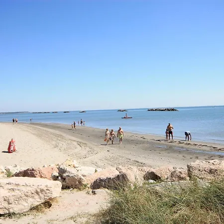 Splendid In Lido Di Pomposa-lido Degli Scacch With Pool *