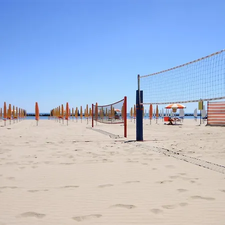 Splendid In Lido Di Pomposa-lido Degli Scacch With Pool Lido di Scacchi